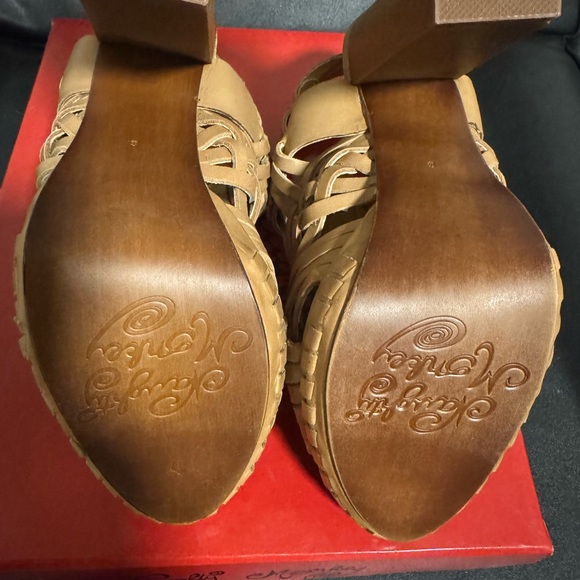 Naughty Monkey Tan Woven Heels - Picture 4 of 5